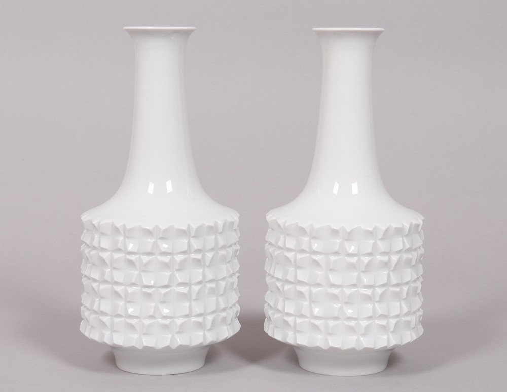 Pair of vases, design Ludwig Zepner (1965) for Meissen, 20th C.  - Image 3 of 4