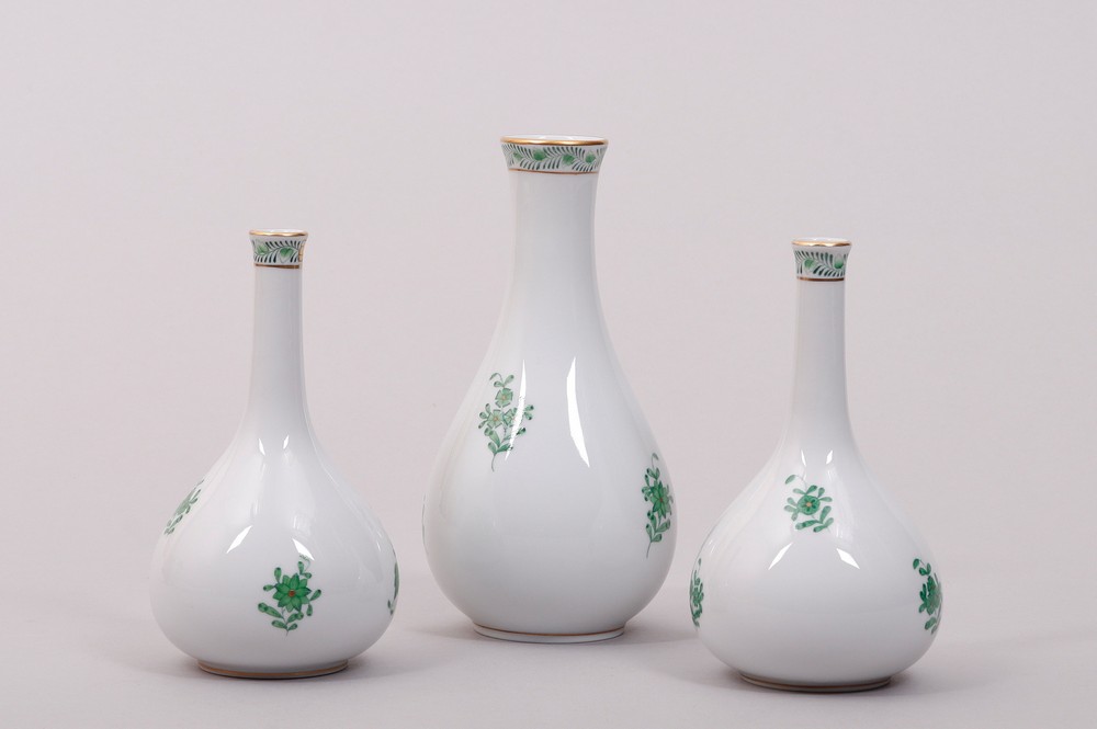 Three small vases, Herend, Hungary, decor "Apponyi green", 20th C. - Image 2 of 4