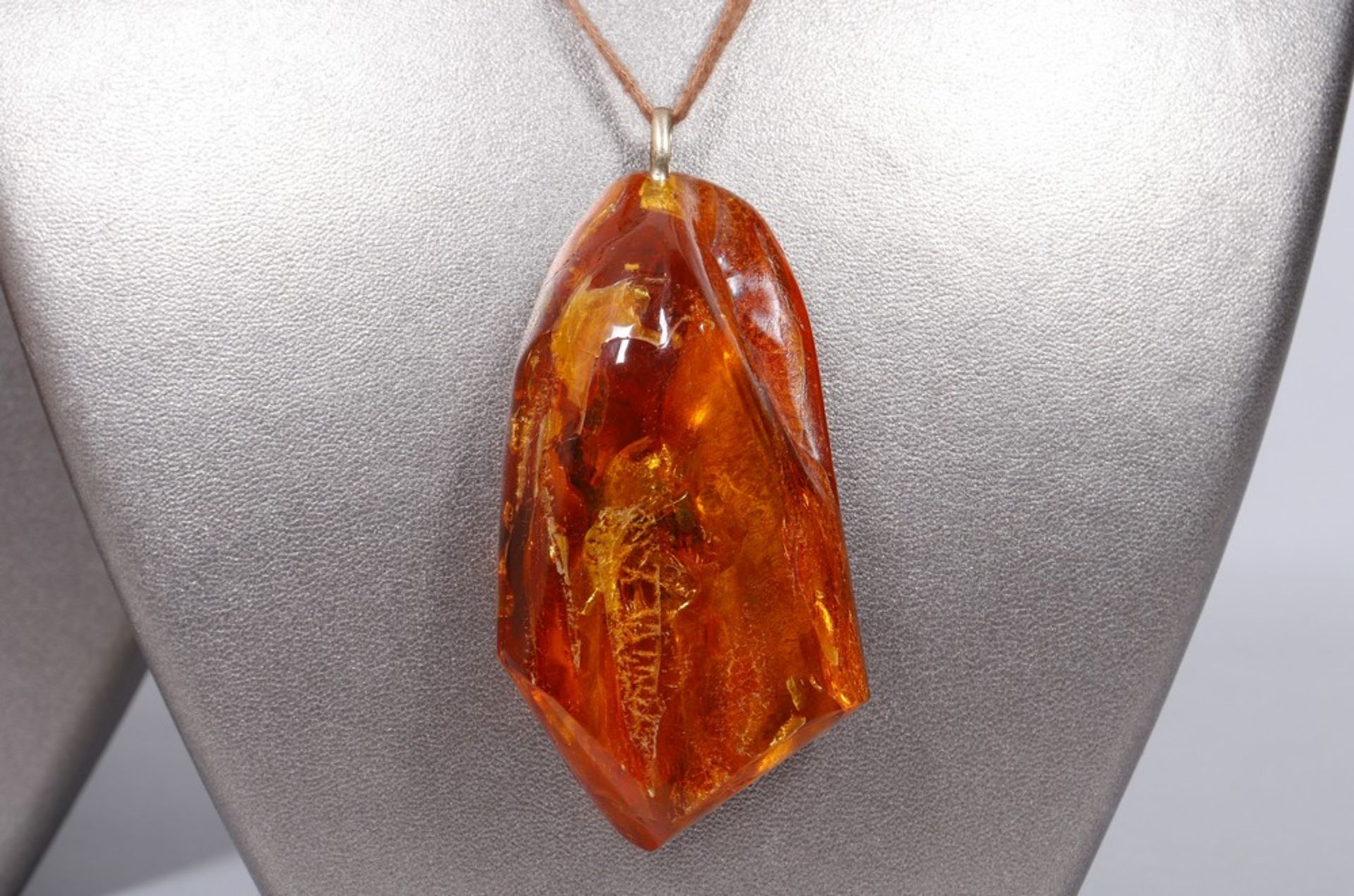 2 large amber pendants - Image 2 of 3