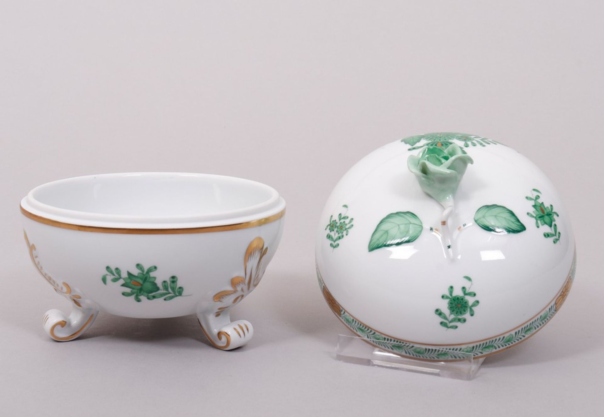 Two lidded boxes, Herend, Hungary, "Apponyi green" decor, 20th C. - Image 4 of 5