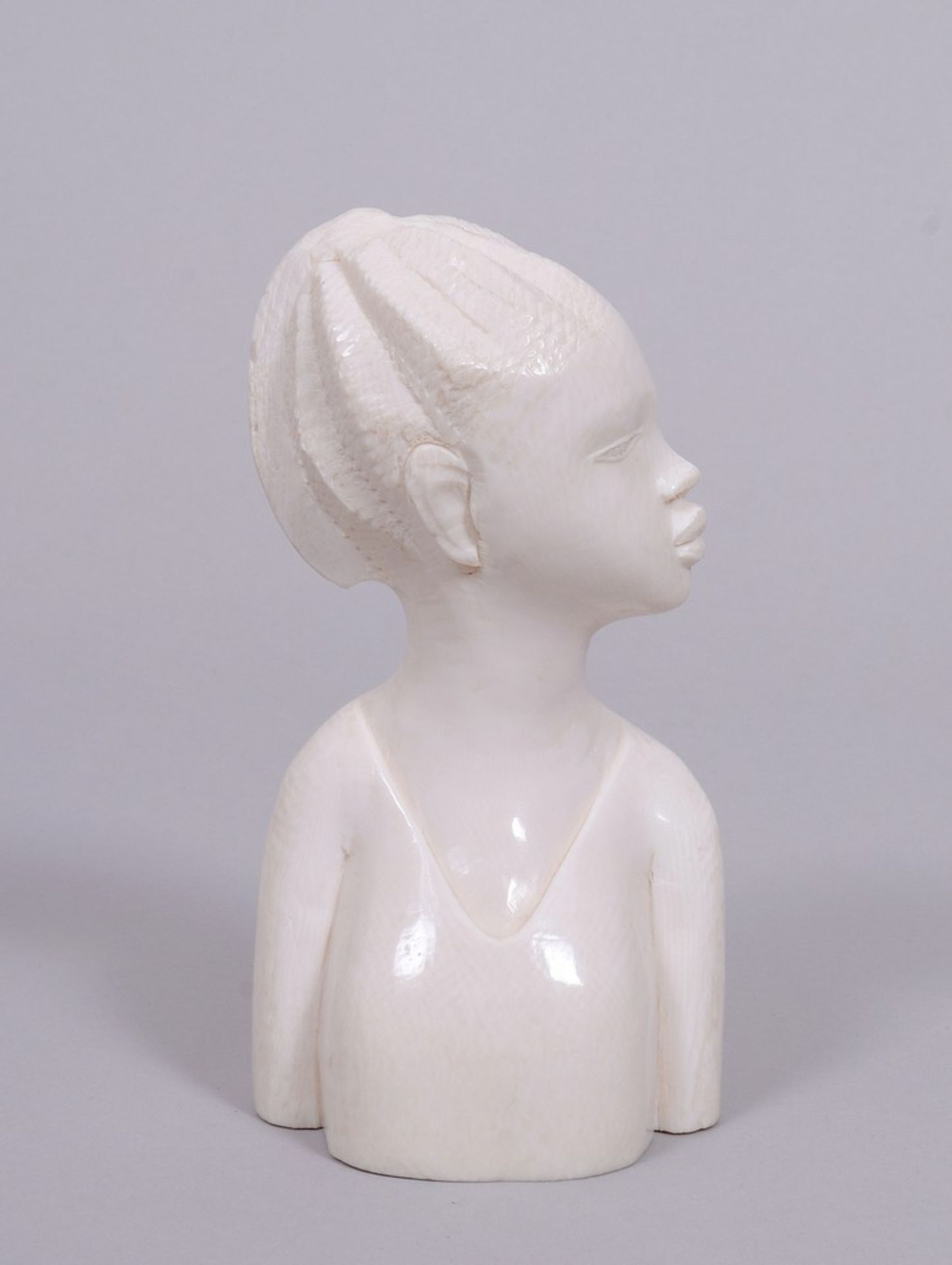 Bust, Africa, 20th C., carved ivory