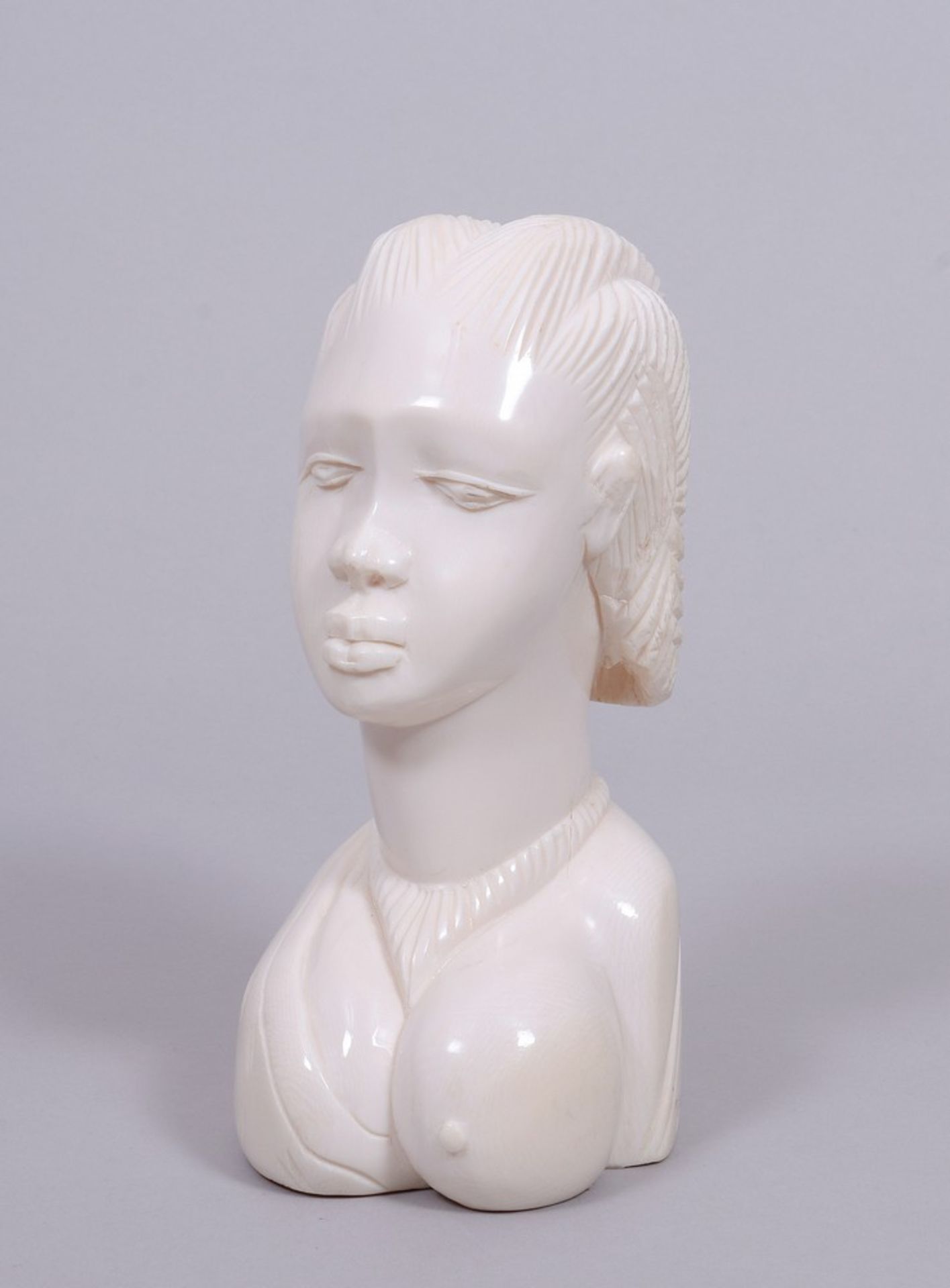 Bust, Africa, 20th C., carved ivory