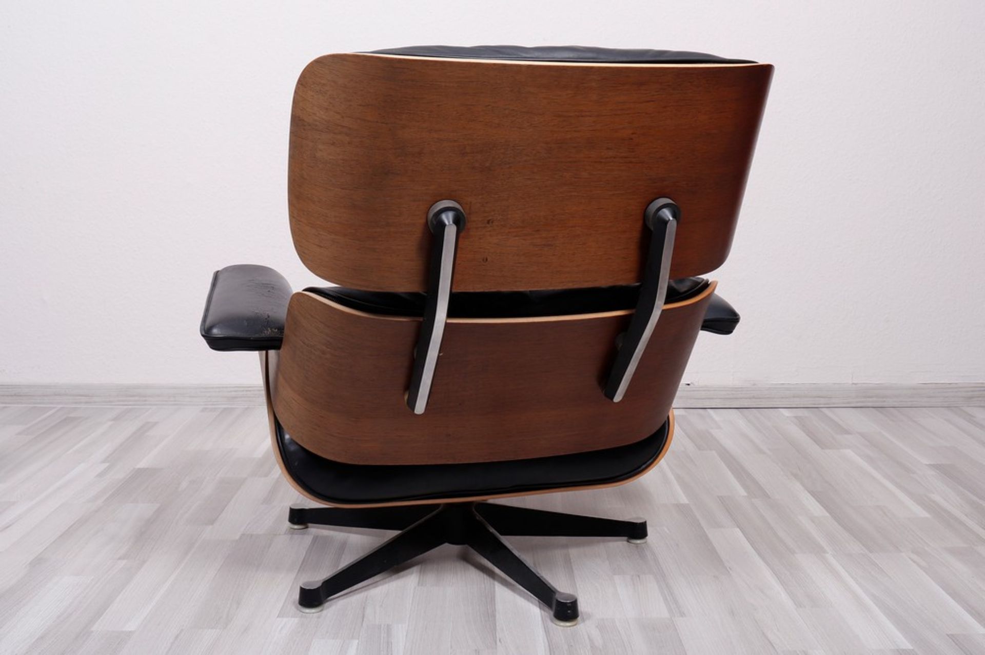 Lounge chair with ottoman, design Charles Eames for Herman Miller, manufactured by Fehlbaum (Herman - Image 3 of 9