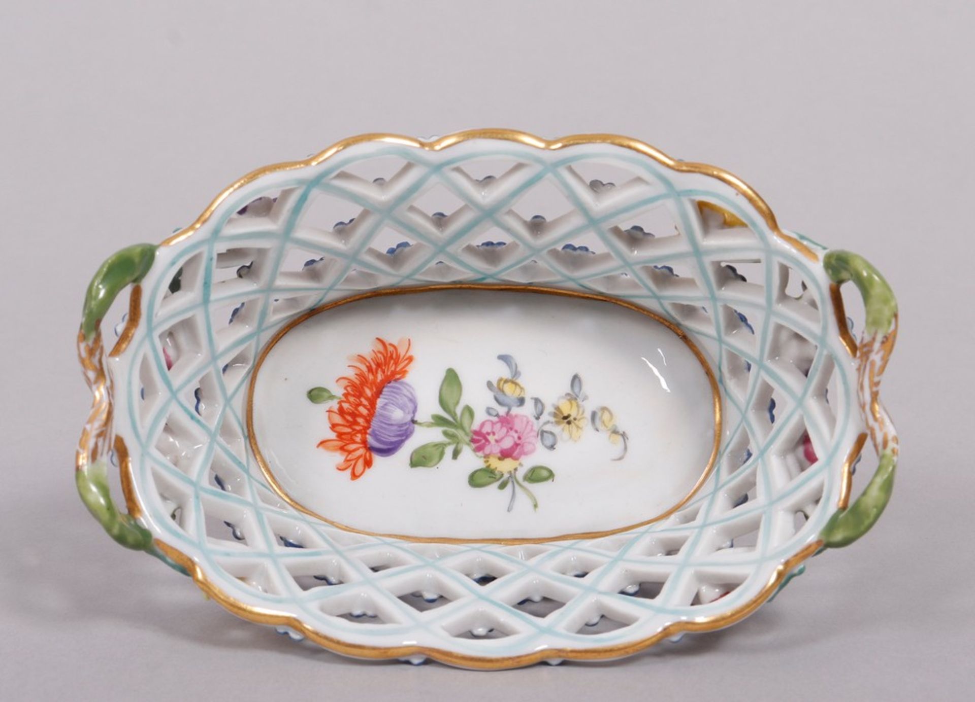Small wicker bowl, Wiener Porzellanmanufaktur (Kaiserlich privilegierte Porcellain Fabrique), c. 18 - Image 3 of 7