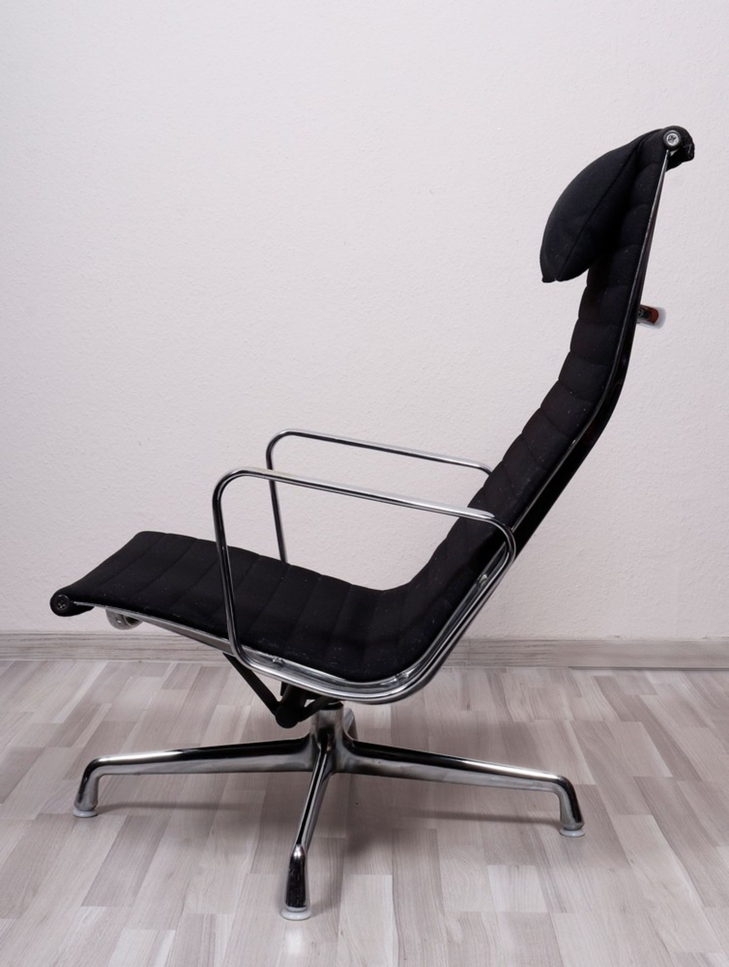 Lounge chair with ottoman, design Charles Eames for Herman Miller, 1960s - Image 2 of 7
