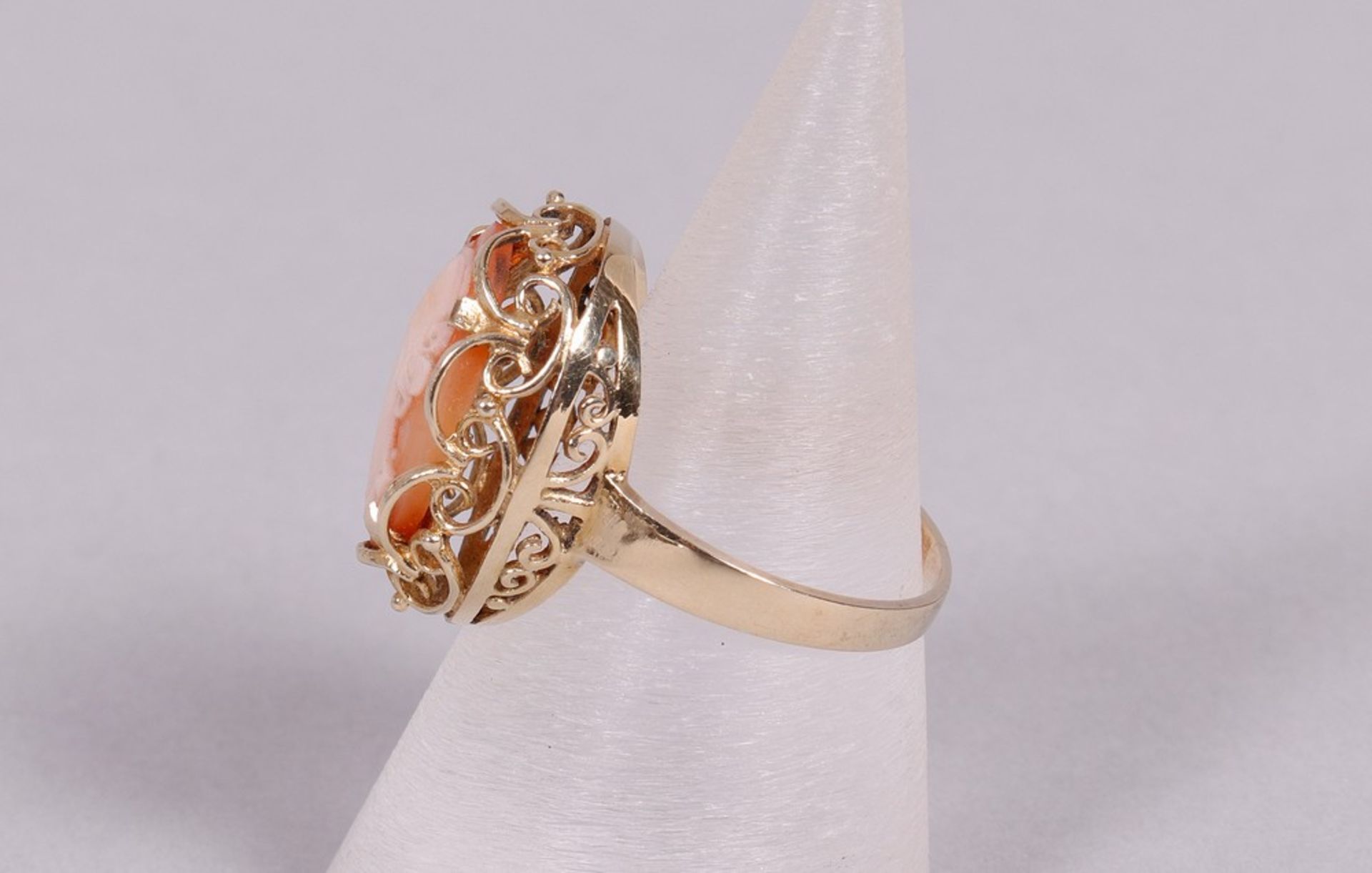 Ring with a central cameo, 585 yellow gold - Image 2 of 3