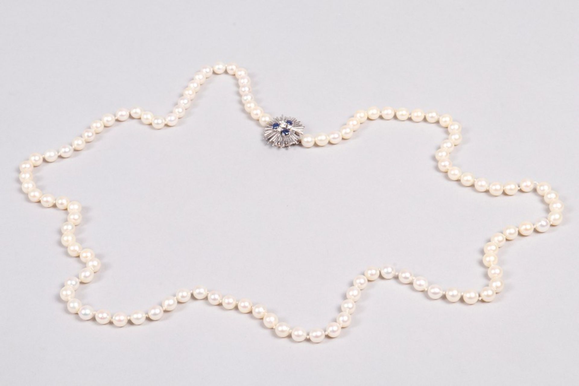 Pearl necklace, 750 WG clasp