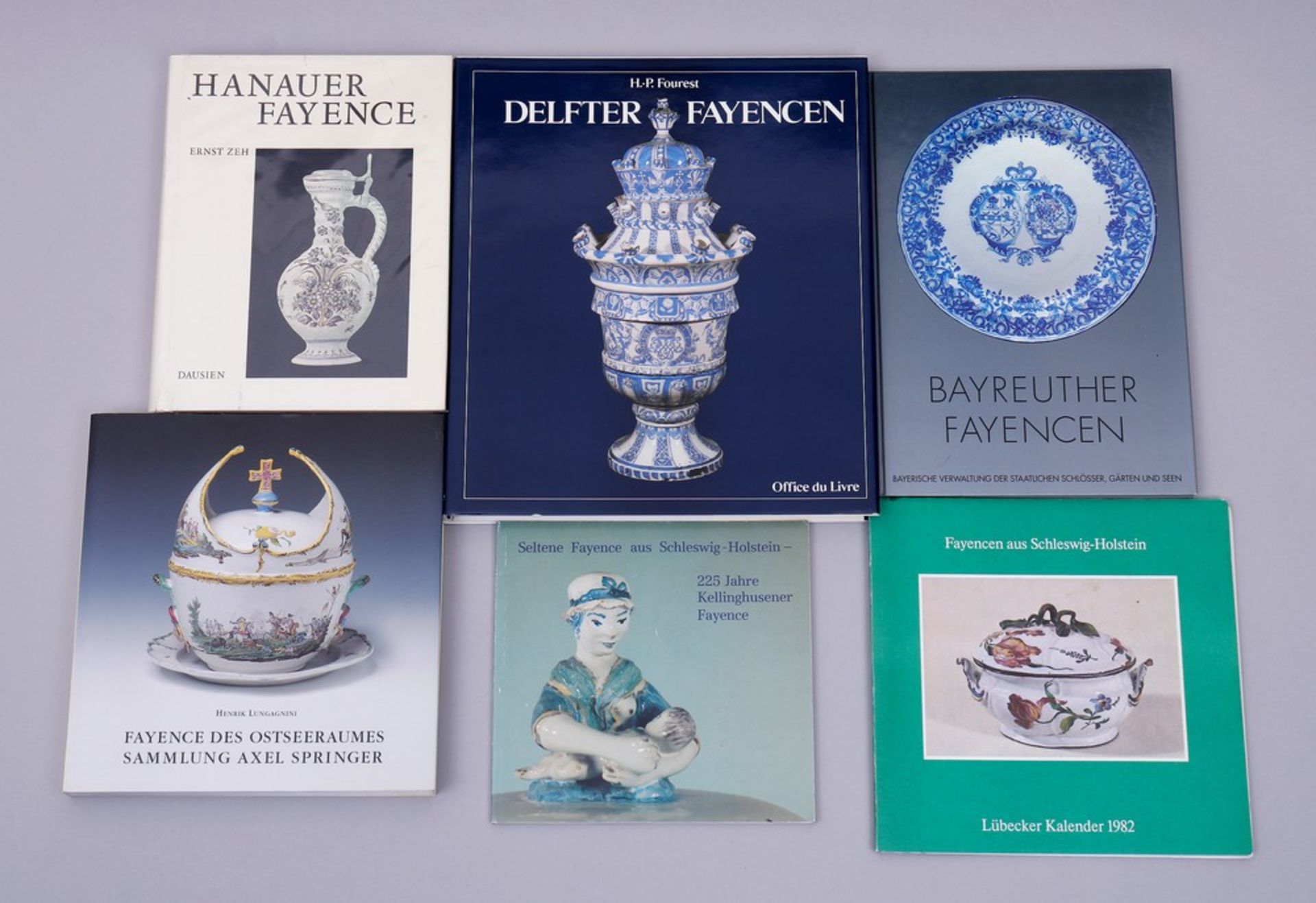 Collection of specialist books faience, 6 pieces 