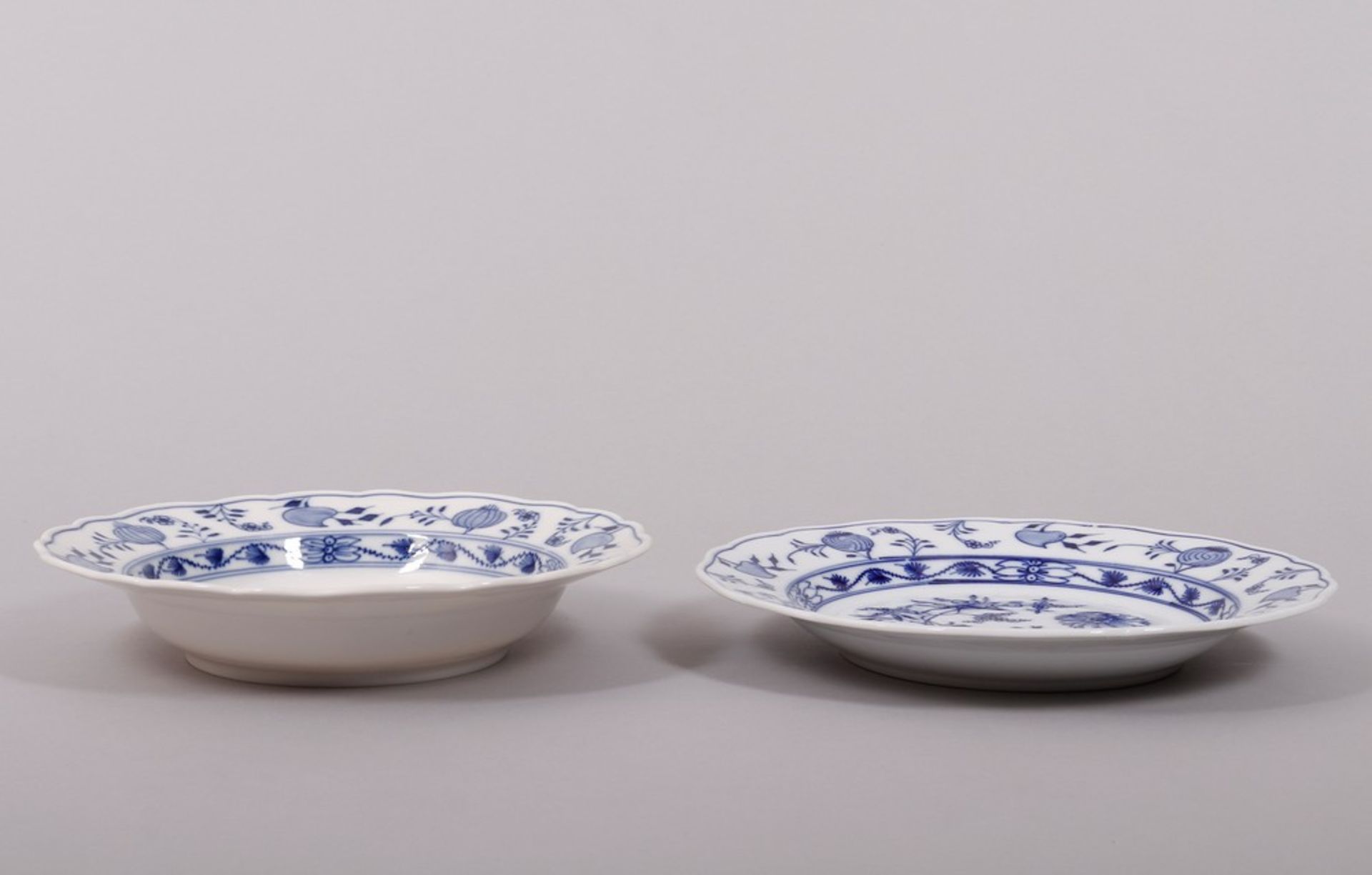 Restspeiseservice, Meissen, Form "Neuer Ausschnitt", Dekor "Zwiebelmuster", um 1900/20.Jh., 13-tlg. - Bild 4 aus 10