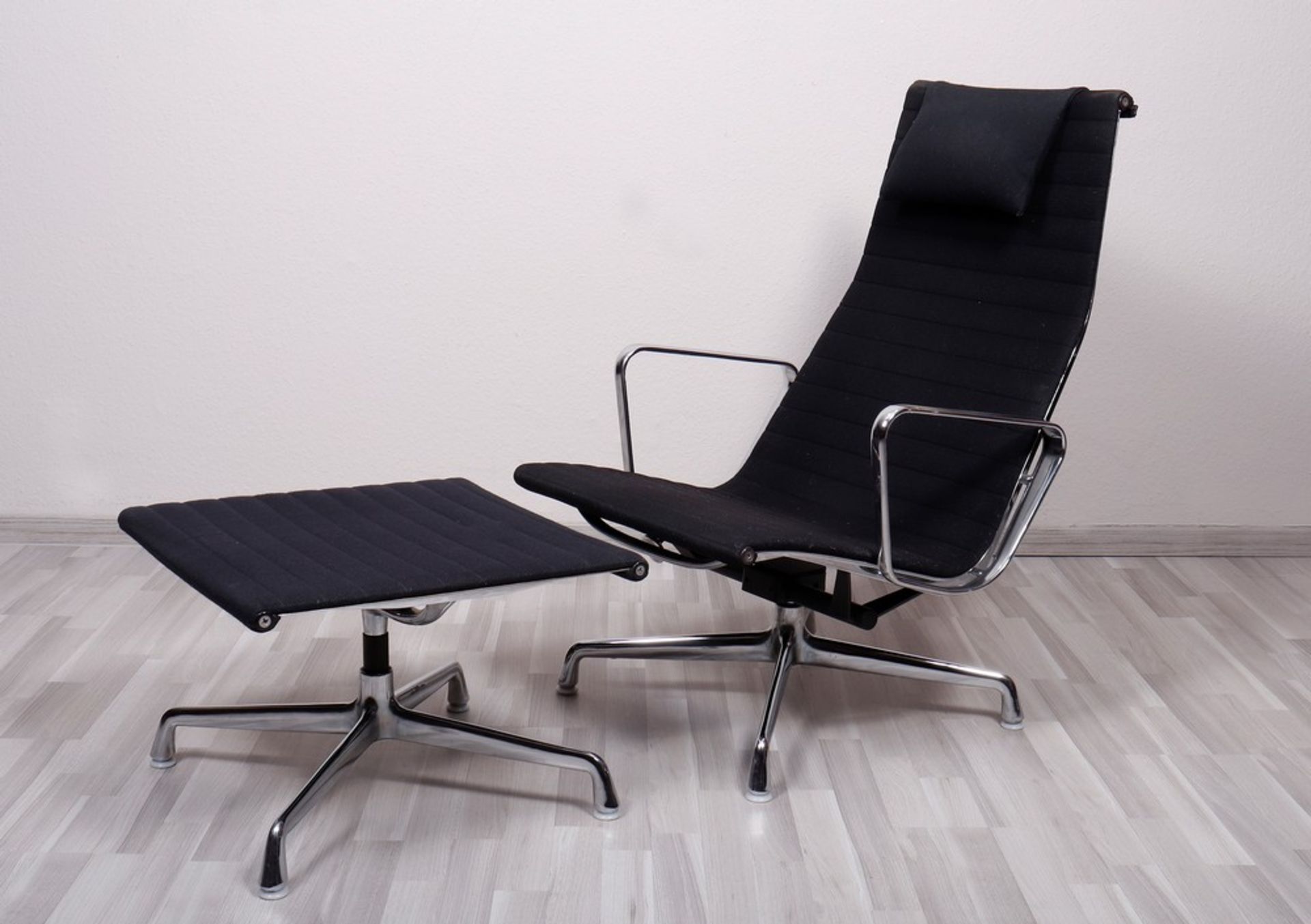 Lounge chair with ottoman, design Charles Eames for Herman Miller, 1960s