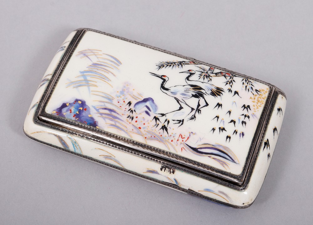 Small snuffbox, sterling silver/enamel, Japan, mid 20th C.