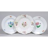 3 Teller, Meissen, Dekor "Deutsche Blume", 18./19.Jh.