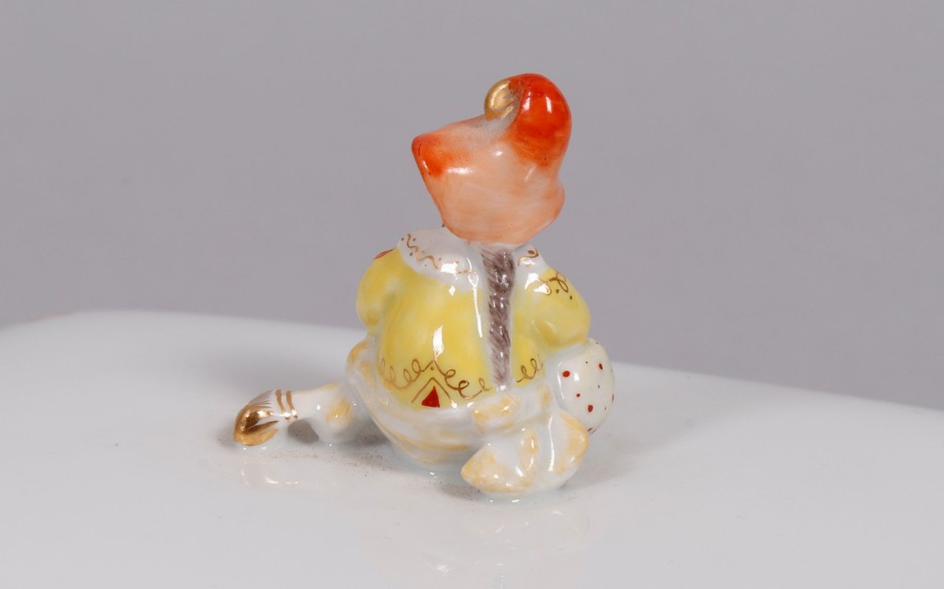 "Dose mit Chinesen" (lidded box with chinese figure), design 1929 by Paul Scheurich for Meissen, ma - Image 4 of 8