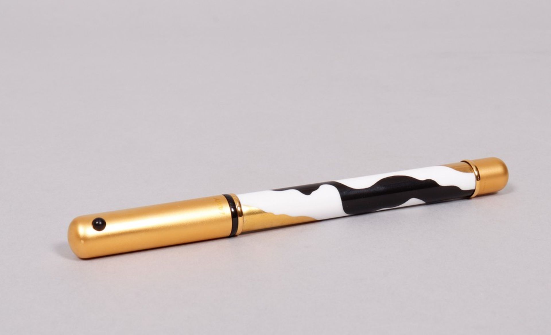 Ladies fountain pen, design Wolfgang Fabian for Lamy, Heidelberg, decor "The golden cow", late 20th - Image 2 of 4