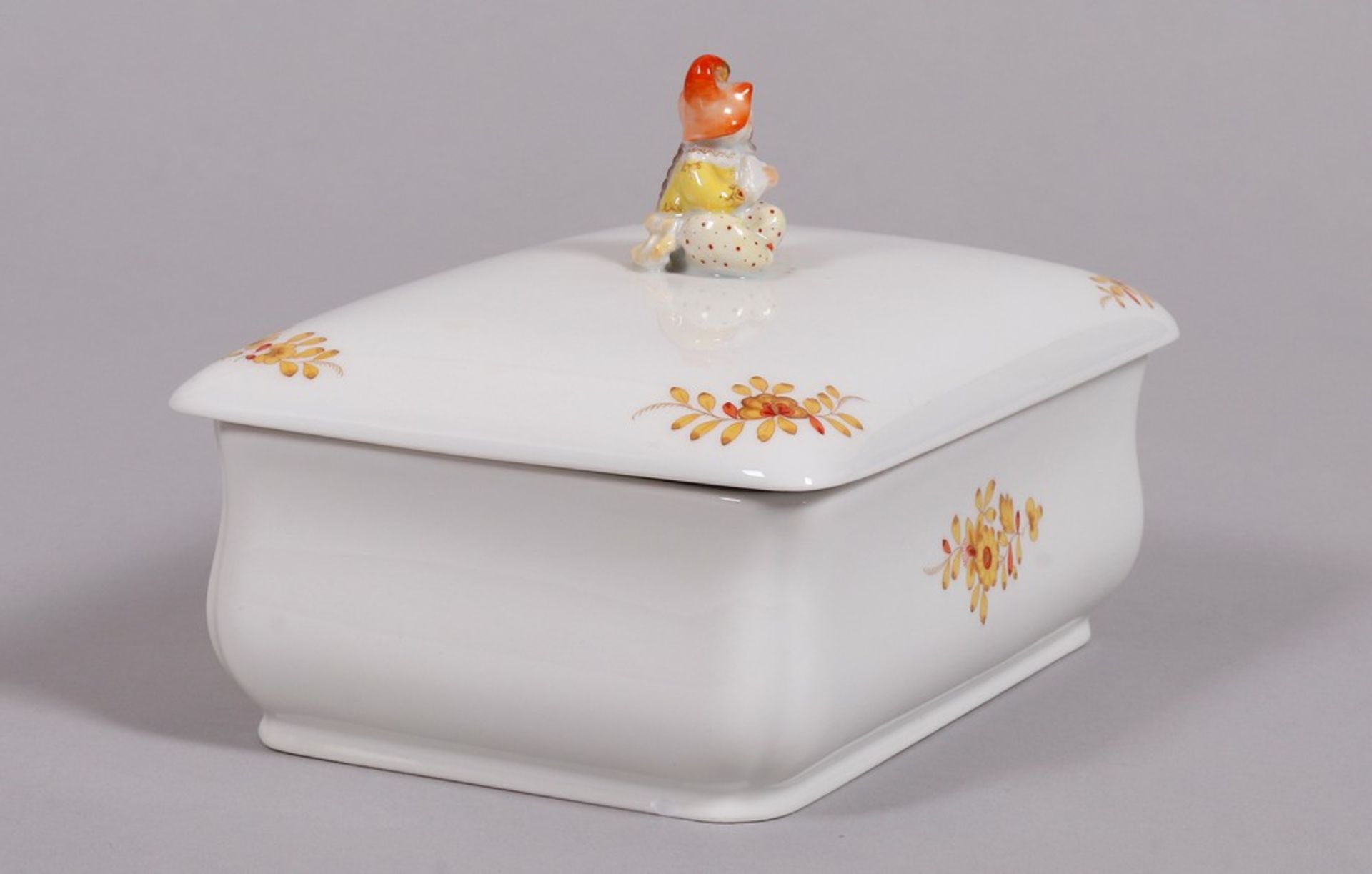 "Dose mit Chinesen" (lidded box with chinese figure), design 1929 by Paul Scheurich for Meissen, ma - Image 5 of 8