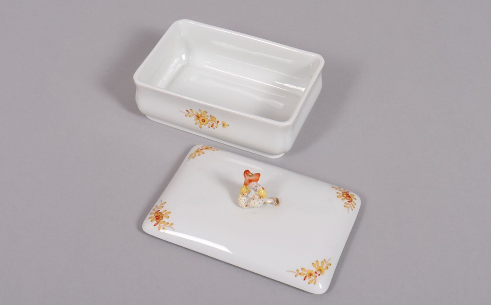 "Dose mit Chinesen" (lidded box with chinese figure), design 1929 by Paul Scheurich for Meissen, ma - Image 6 of 8