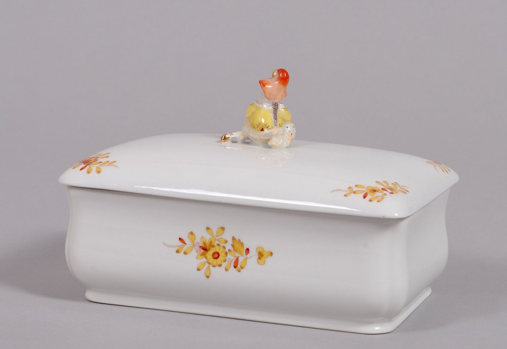 "Dose mit Chinesen" (lidded box with chinese figure), design 1929 by Paul Scheurich for Meissen, ma - Image 3 of 8
