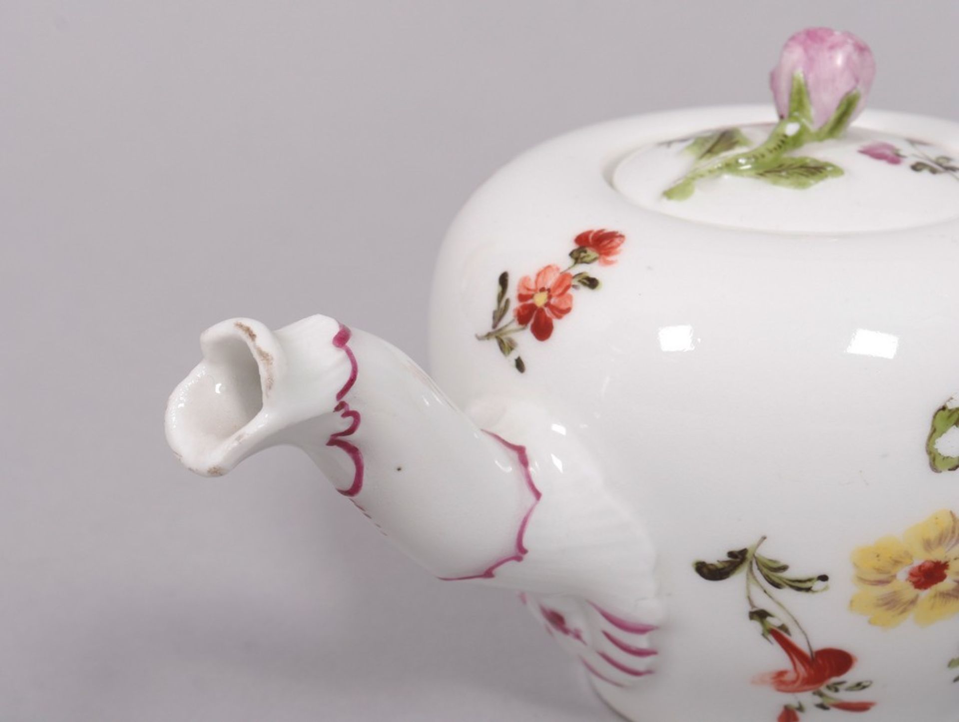 Miniature teapot, Wiener Porzellanmanufaktur (Kaiserlich privilegierte Porcellain Fabrique), c. 177 - Image 4 of 6