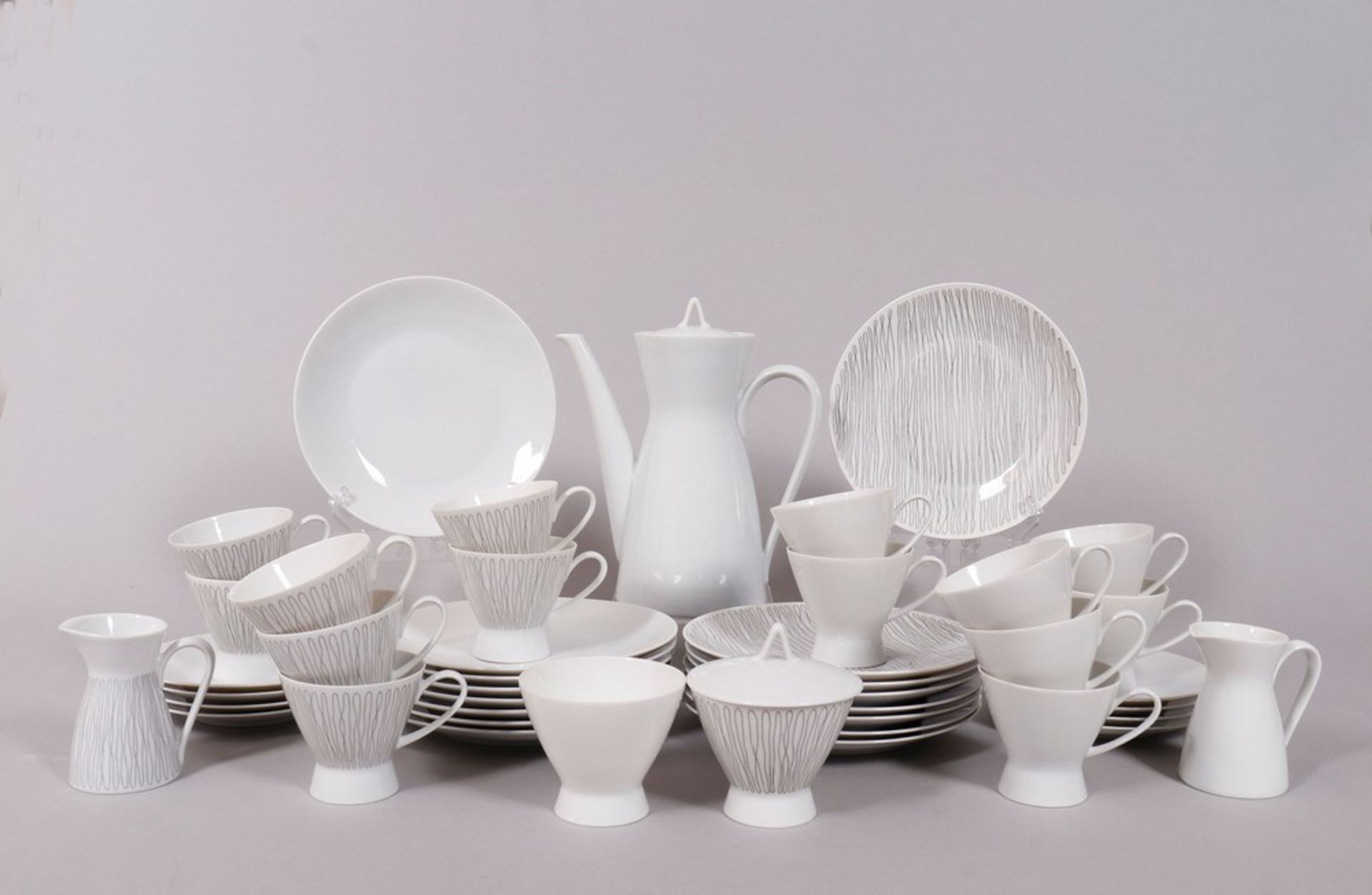 Kaffee-Restservice, Entwurf Raymond Loewy für Rosenthal, um 1960, 43-tlg. 