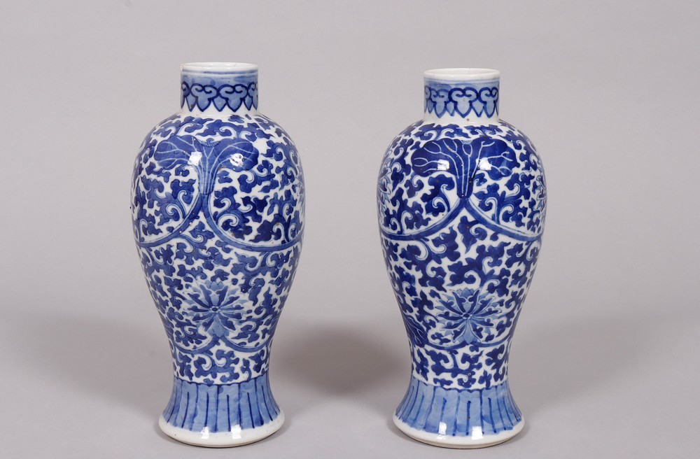 Pair of vases, China, c. 1900/20 - Image 2 of 5