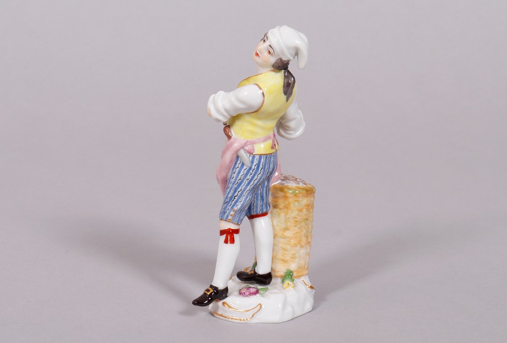 "Cook plucking a rooster", design by Peter Reinicke for Meissen, from the "Cris de Paris" series, p - Image 2 of 7