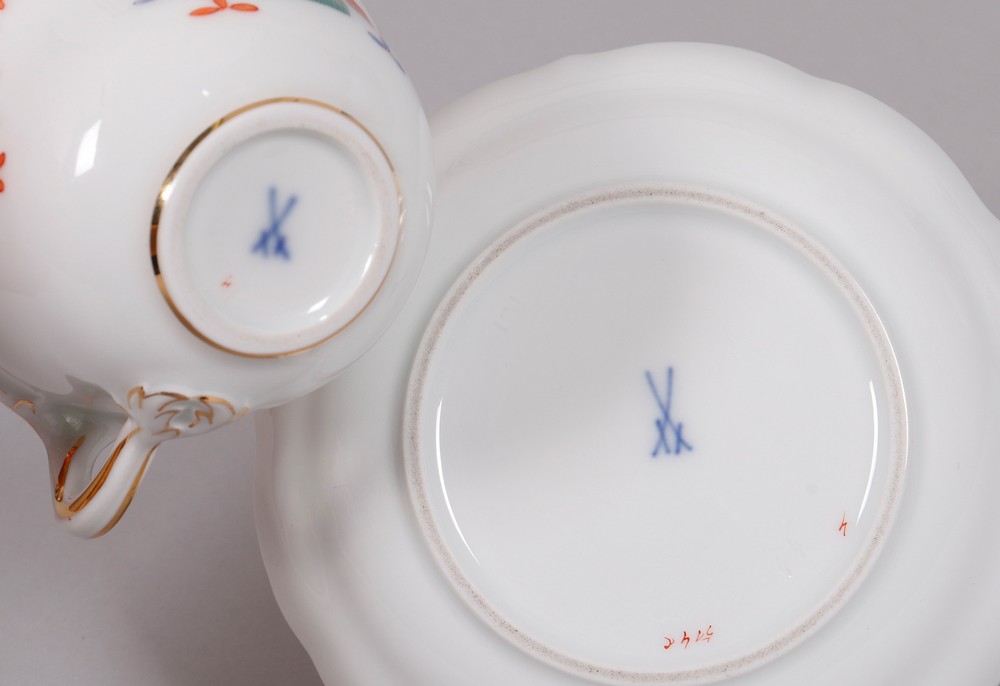 Mocha cup and saucer, Meissen, shape "Neuer Ausschnitt", Kakiemon-decor, mid 20th C. - Image 5 of 5