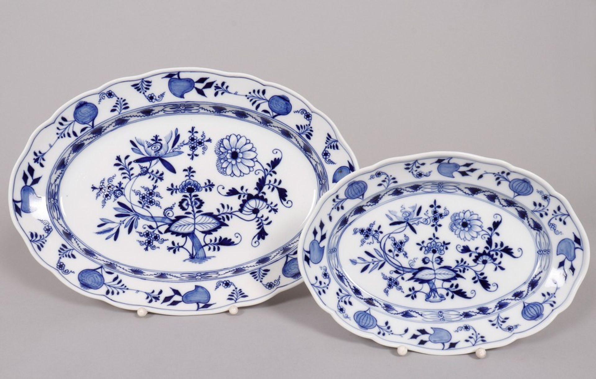 Small porcelain lot, Meissen, shape "Neuer Ausschnitt", decor "Zwiebelmuster", c. 1900/20th C., 6 p - Image 2 of 5