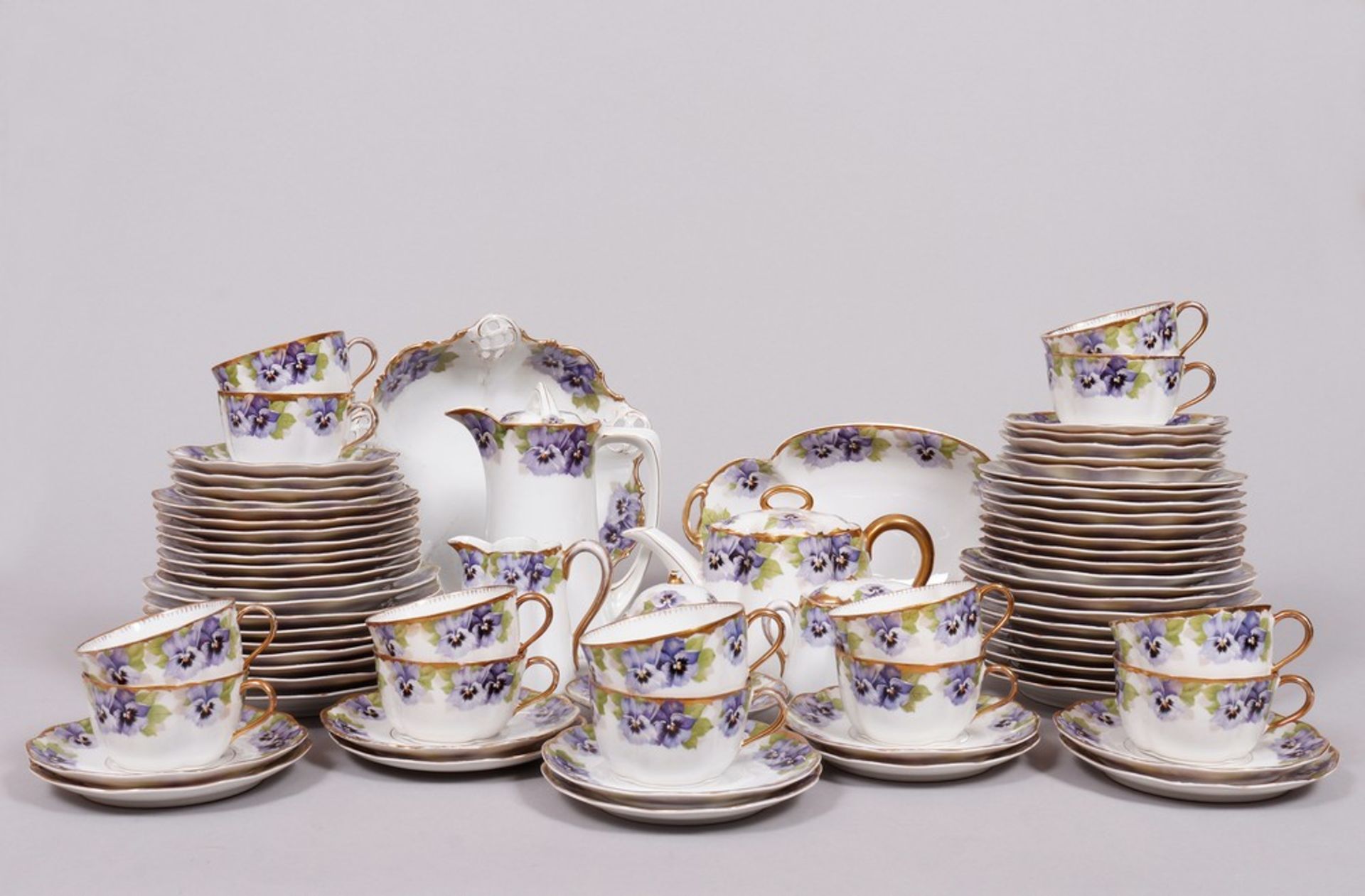 Jugendstil-Teeservice, Rosenthal, Form "Chrysanteme", Dekor "Viktoria Luise", 74-tlg., um 1900 