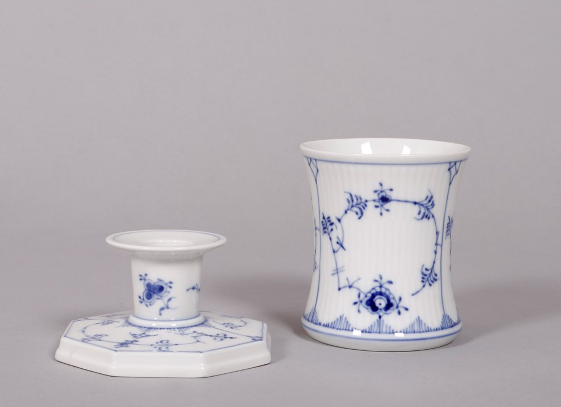 Mixed lot of porcelain, Royal Copenhagen, decor "Blue Fluted", 20th C., 4-pcs. - Image 4 of 6