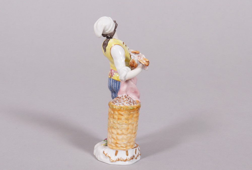 "Cook plucking a rooster", design by Peter Reinicke for Meissen, from the "Cris de Paris" series, p - Image 4 of 7