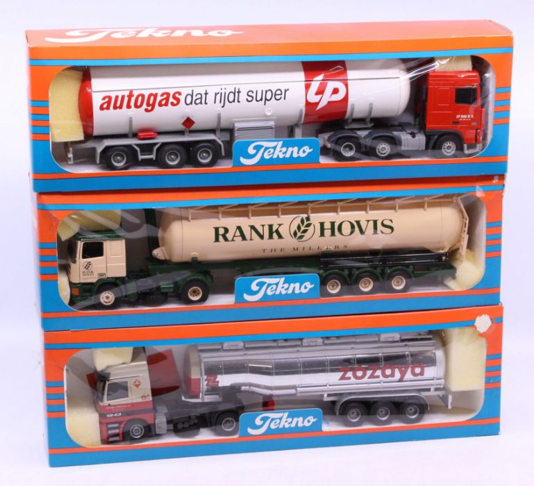 Tekno: A boxed Tekno diecast, Rank Hovis tanker, 1:50 Scale, Made in Holland. Together with