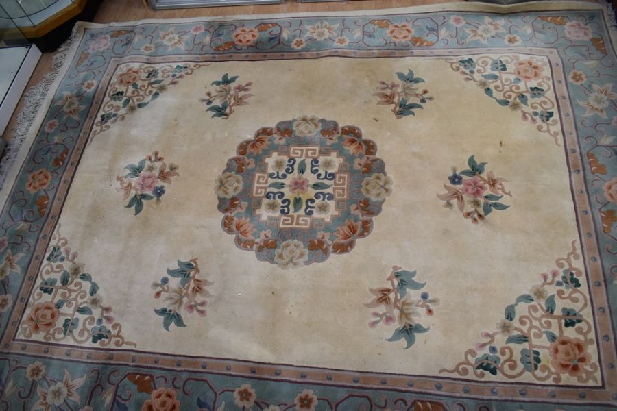 Modern Oriental style machine-made rug, 360 x 270cm, with some staining - Image 2 of 2