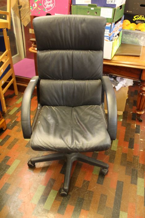 A good swivel office chair with arm rests
