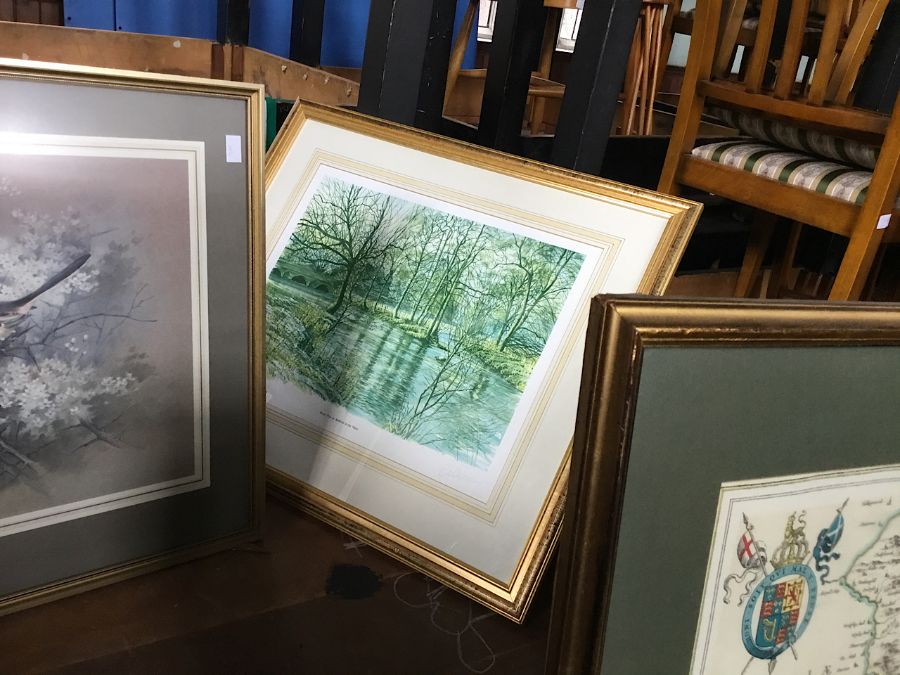 A selection of framed prints to include a nice coloured print of a 1648 map of Derbyshire behind non - Image 5 of 5