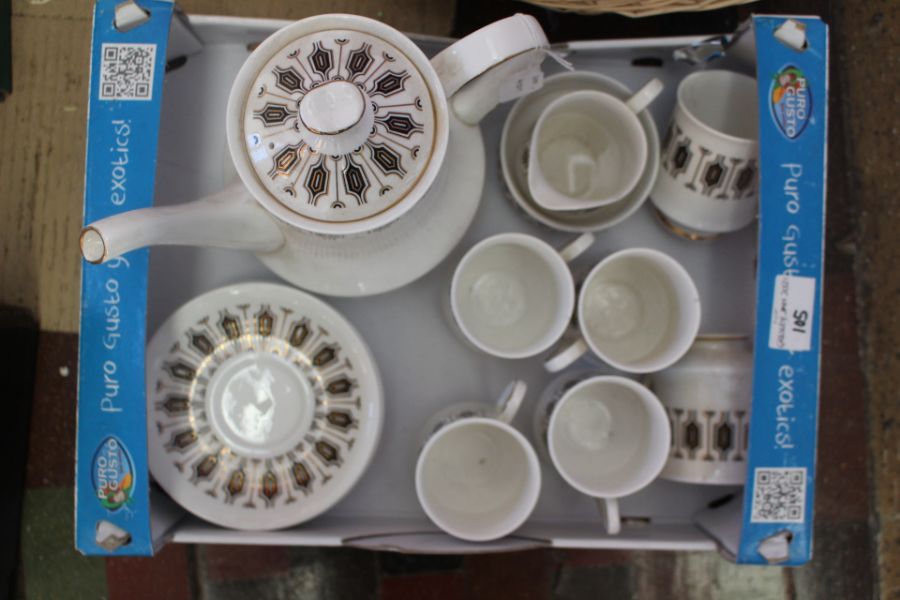 A good Paragon Symmetra tea set, comprising six cups and six saucers, sugar bowl, milk jug in modern