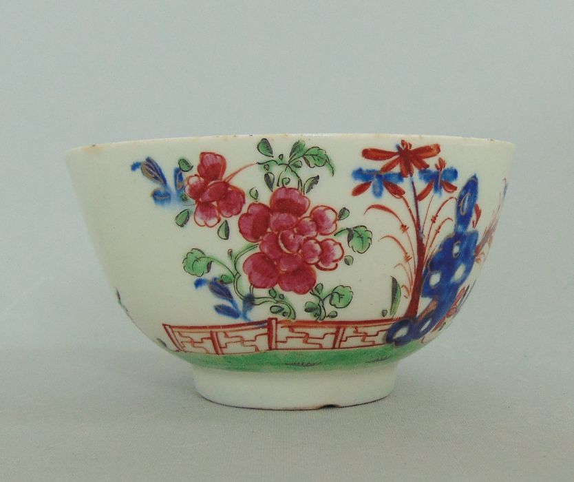 A Lowestoft Polychrome Tea bowl & Saucer Bamboo Rock Peony & Fence pattern. Circa: 1780-85 Size of - Image 3 of 3