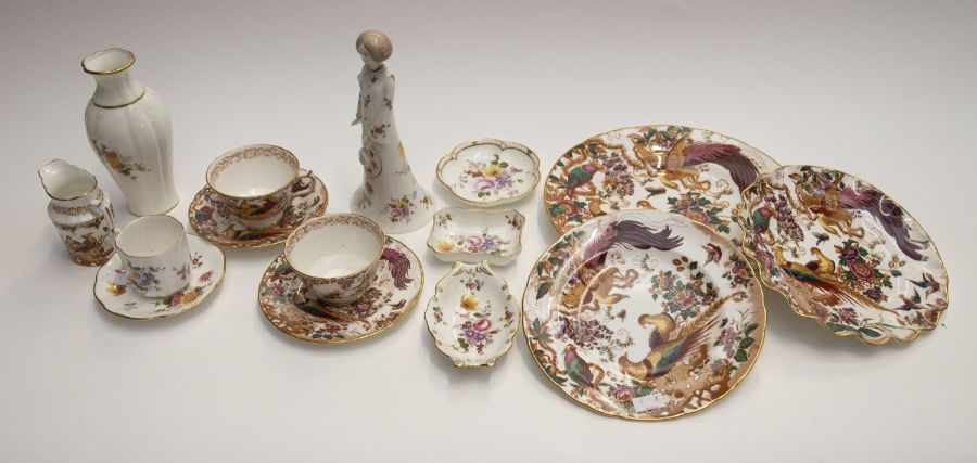 A quantity of Royal Crown Derby Olde Avesbury, posies and a plain white Royal Crown Derby tea - Image 2 of 7