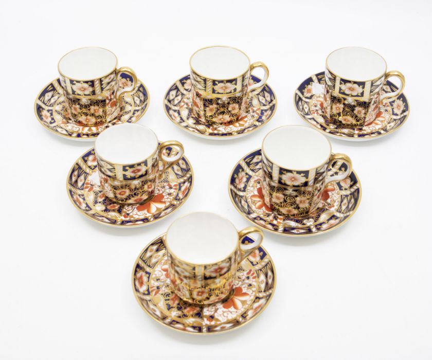 A Royal Crown Derby Old Imari tea for two on tray, along with 6 cups and saucers and a bowl - Image 3 of 5