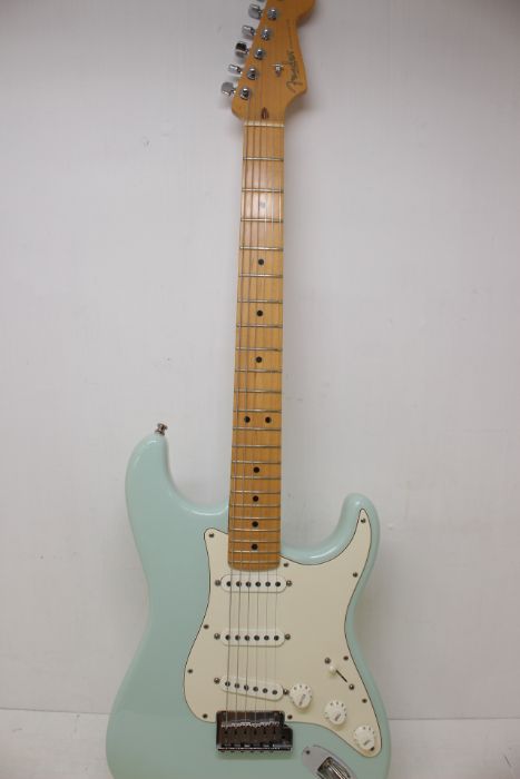 Fender Stratocaster - Image 5 of 11