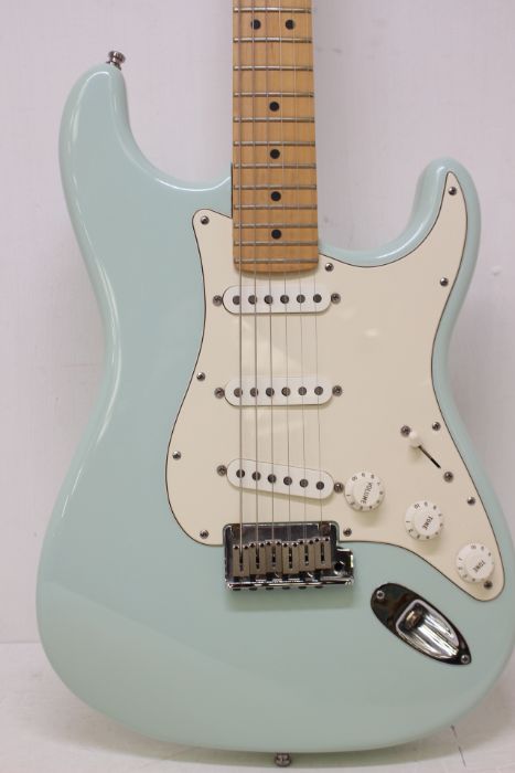 Fender Stratocaster - Image 3 of 11