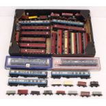 OO Gauge: A collection of assorted, OO Gauge, coaches and rolling stock to include mostly Hornby and