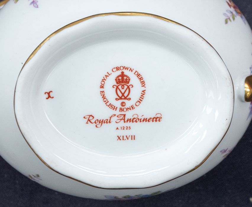 Royal Crown Derby - Royal Antoinette Tea service with cake stand, teapot, cups and saucers (1st - Image 8 of 10