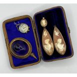 A selection of Victorian jewellery pieces in gold, all in AF condition, comprising a pair of