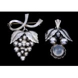 John Lauritzen- a vintage silver 830 standard moonstone vine pendant, set with a round cabochon