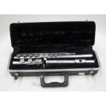 EX SCHOOL - A Gemeinhardt M2 flute with case