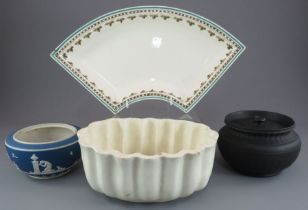 A group of early nineteenth century Spode wares, c. 1810-25. To include: a creamware hand-painted
