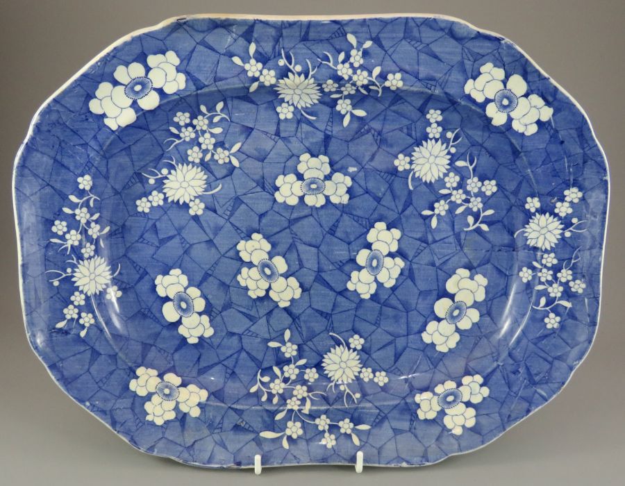 An early nineteenth century blue and white transfer-printed Spode Marble pattern medium platter,