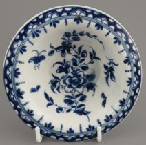A late eighteenth century blue and white hand-painted Worcester porcelain circular pan, c. 1760-