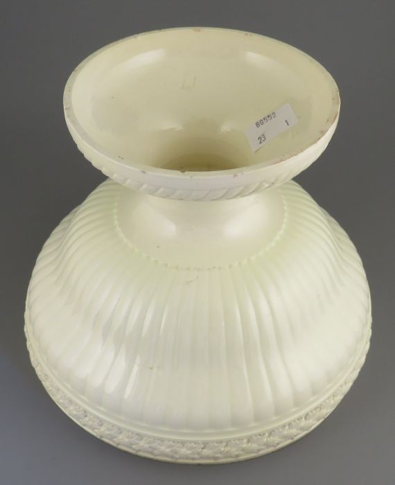 An eighteenth century creamware footed, circular open dish with moulded details, possibly - Bild 2 aus 2