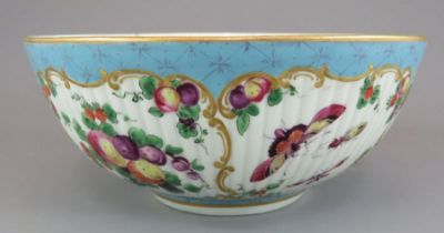 A late eighteenth century hand-painted Worcester porcelain fluted bowl, c. 1770. It is decorated